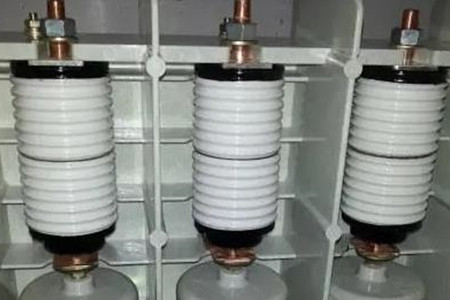 真空開關(guān)管產(chǎn)生操作過電壓的原因是什么？