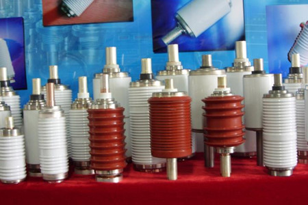 如何判斷真空斷路器中的真空滅弧室需要更換？