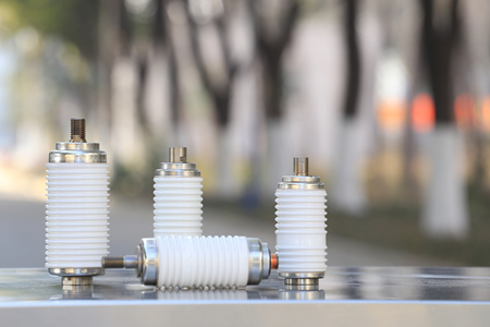 真空開關(guān)管接觸點(diǎn)選什么材質(zhì)好？一般為銅合金！