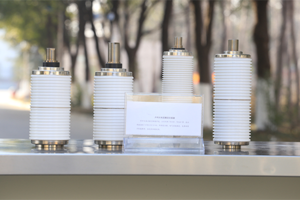 真空開關(guān)管絕緣外殼采用玻璃材料，優(yōu)勢(shì)多多！